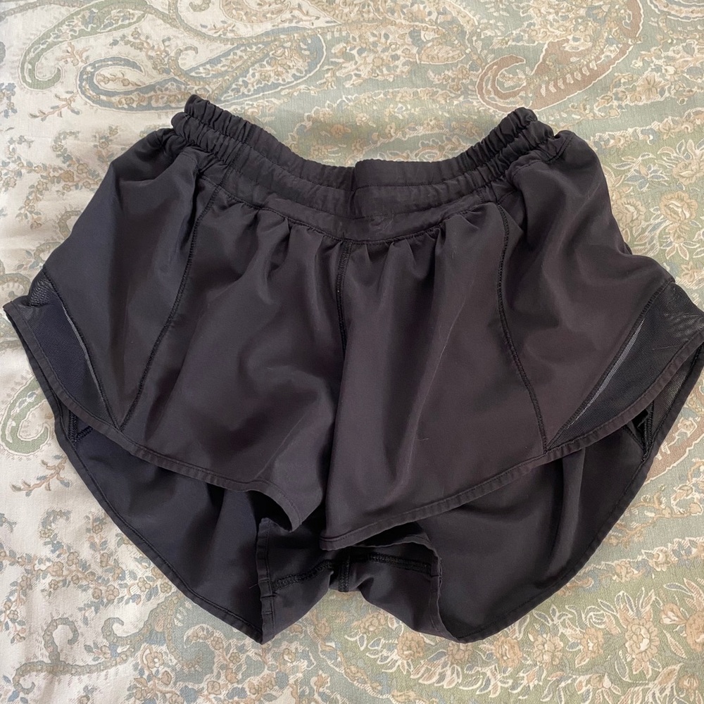 Lululemon Hotty hot II shorts